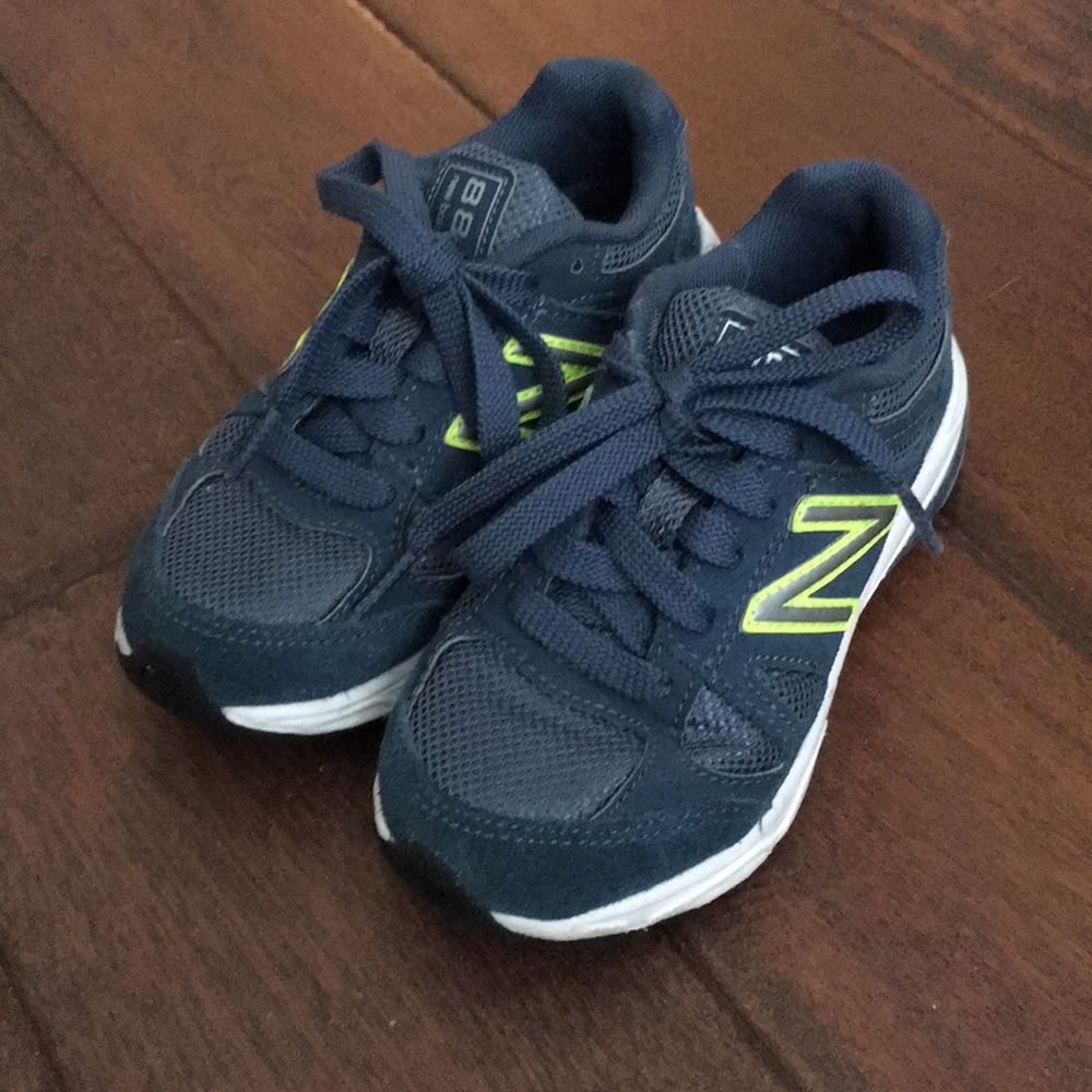 New Balance Toddler Boy sneakers